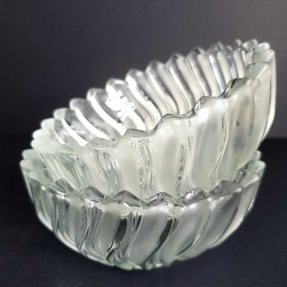 VINTAGE MIKASA Frosted Glass Bowls Zig Zag Design Rim - Picture 4 of 7